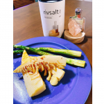 【キャンペーン報告】★春野菜の塩焼きnooks webshopさんのリブソルトのモニターに当選しました。塩を味わえるようシンプルに旬のアスパラと筍はオリーブオイルで焼くだけ。直前に&hellip;のInstagram画像