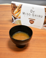 お味噌汁でしょうか？⠀いいえ、ダイエットです。⠀⠀Dr. MISO-SHIRUはお味噌汁味のダイエット食品なんです👏⠀ダイエット食品って甘いものが多くないですか？🤔⠀私はどっちかと&hellip;のInstagram画像