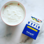 〖 #ホームメイドケフィア 〗酵母と乳酸菌の共生で作る、ヨーグルトを超えた美味しさ、ホームメイド・ケフィア✨牛乳または豆乳１リットルに１パックを加え、室温で２４時間置き、牛乳が固まったら冷蔵庫&hellip;のInstagram画像