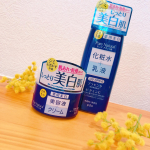 ピュア　ナチュラルの美白ラインがリニューアルしました★﻿﻿エッセンスローション ホワイト﻿クリームエッセンス ホワイト﻿﻿化粧水と乳液が1本で、美容液とクリームが1つでできるのが嬉&hellip;のInstagram画像