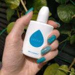 🐳🐳🐳LOFTでみてから気になっていたTEINEIのハンドエッセンスクリームではなく液体なので、ベタつき感が全くなく乾燥が気になった時いつでも使えるのが嬉しい🤍塗った時にふわ〜っと香るダマ&hellip;のInstagram画像