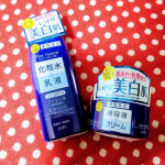 ピュアナチュラルホワイトセット体感🌼洗顔後はこの２本でスキンケア。プラセンタ+ビタミンＣ配合。シミやそばかす対策ができる美白を目指したい方に嬉しい商品です！肌につけた感じは伸びがよく、&hellip;のInstagram画像