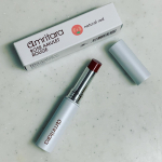 お試しさせて貰いましたパッケージのデザインが素敵💕伸びも良く、一度塗りで私は良かったけです。色は唇にほんのり色がついた感じで、自然っぽくて気に入っています^ ^ただ、コロナでマスクして&hellip;のInstagram画像