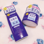 ・・💓 #ピュアナチュラル #エッセンスローションホワイト #クリームエッセンスホワイト 💓・使ってみた❄️🧊🤍・これ、1つ800円くらいでめちゃプチプラです。でも！な&hellip;のInstagram画像