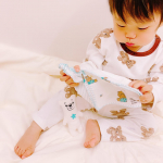 この度、 @palapeli_baby 様のガーゼハンカチ＆ラトルセットをモニターさせて頂きました✨可愛いクマさん柄のガーゼとクマさんのラトル🐻クマ好きにはたまらんデザインです🧸❤️&hellip;のInstagram画像