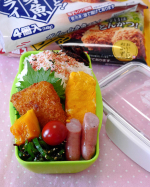 𖠇こんにちは(⁎ ᵛ ᵕ ᵛ)今日は主人のお弁当だけでした。が&hellip;起きられなくて。笑冷食にお助けいただきました。マルハニチロのガブッ!と白身魚フライこれ開封してみてビックリ。&hellip;のInstagram画像