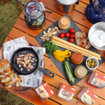 キャンプ飯をぐぐっとおしゃれにしてくれるメゾンボワールシリーズをお供に🏕一から作るのももちろん楽しいけど、手を抜けるところは抜いて、おいしいものに頼っちゃうのもアリ🥰💓(蛸のアヒージョ、自分じゃこ&hellip;のInstagram画像