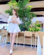 *暖かくなってきたし今年はミニ丈のボトムスが気になる❤️浮腫とか傷跡とか脚の気になるところをカバーしてくれるストッキングを愛用してます🥰□■ スリムウォーク　シェイプ＆&hellip;のInstagram画像