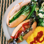 .撮り溜めてたあさごぱん🍞自家製コッペパンで、ホットドッグとハムチー胡瓜。横に半分スライスした日は、ハムチーレタス&クリチシナモンバナナを挟み、ホットサンドメーカーでパニーニに。&hellip;のInstagram画像