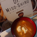 ゴールデンウィークでぽっこり出てしまったお腹が気になるのでDr.MISOSHIRUでおいしくダイエット始めました🔥🔥スティックになっている味噌をお湯で溶かしてご飯と一緒に食べるだけ👌&hellip;のInstagram画像