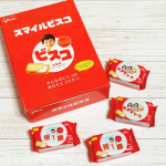 ❤︎スマイルビスコ❤︎・三女の１歳記念にオリジナルの写真と文字で作るスマイルビスコを作成！2パターンのデザインが作れるので三女のソロと三姉妹に作成はパソコンでもスマホでもok！私は&hellip;のInstagram画像