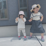 めっちゃ喧嘩するお二人さん。🥱仲良いときもあるけど🙄❤️ハルの服初ニッセン❤︎子供服あったんやね😳生地厚めでしっかりしてるしデザイン性もあって良いな😮💓長持ちしそうな生地感💓#ニッ&hellip;のInstagram画像