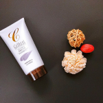 ピュアクレイ洗顔&パック泡立て不要、擦らなくていい洗顔料です。塗るだけ。本当に塗るだけで良くて、こんなので落ちるの？って思ったのですが、落ちました。クレイの吸引力によるものだそうで&hellip;のInstagram画像