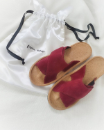 外反母趾に 優しいケアスリッパ 🌟 試してみた！ 🌟 外反アーチふみっぱ 🌟ジッパーで調整できて 、 歩く度にツボを刺激 😖💓 血行よくなりそうー！ お洒落なデザインなのでお部屋用だけ&hellip;のInstagram画像