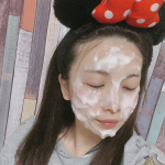 ..初めての炭酸パック🧖&zwj;♀️🤍説明書読まずにやったから塗ってすぐにピリピリして赤くなって大丈夫かな？って焦ってた&larr;けど炭酸パックとはこういうものなんやね😆✨.こん&hellip;のInstagram画像