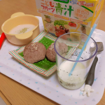 **息子と作ったスコーンで朝ごはん☀️.&deg;じゃがいもポタージュも一緒に( ⁎ᵕᴗᵕ⁎ )(昨日の残り笑)メニューに野菜が足りないなあと思ったらこどもフルーツ青汁を足していま&hellip;のInstagram画像