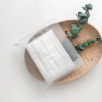#pr.この度、抗菌ジッパーポーチをお試しさせて頂きました‪🌿.抗菌剤を練りこんだ生地を使用しているので外側も内側も抗菌され衛生的なんだそうです◎.早速、息子の幼稚園の予備&hellip;のInstagram画像