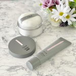 透明感と保湿力UP！ チャコットファンデーション＆パウダーチャコットのコスメが4月にリニューアルしてグレーとピンクのパッケージに変わり、使用感も、透明感・保湿力がUPしたそ&hellip;のInstagram画像