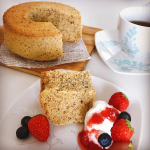 今日のおやつ。紅茶のシフォンケーキとアップルティー。***最近シフォン修行中。うーん🌀まだまだです😭そのくせ色んな味にしてみたくなっちゃって今日はアールグレイシフォ&hellip;のInstagram画像