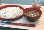 お昼に頂いたうどんつゆを使ってみましたー！つけつゆで食べるうどん初めて!!!お肉とネギを追加して☺️美味しかった😋#正田醤油 #肉汁うどんつゆ #肉汁うどん #麺でおいしい食卓 #うど&hellip;のInstagram画像