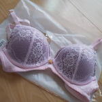 商品名：自胸でふっくらバストのハリ感と谷間がうれしいモールドブラジャー（マディア）色展開：2色＜サイズ展開＞AA～Dカップ／アンダーバスト65～80加齢による&ldquo;そげ胸&rdquo;が気になりだした人&hellip;のInstagram画像