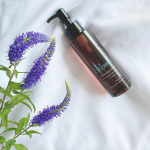 🌿ドゥーオーガニック @doorganic クレンジング リキッド （メイク落とし）コスメキッチンで数年前からずっと人気で気になっていたクレンジング。【有機ローズ水ベース】&hellip;のInstagram画像