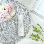 @nitteleseven 様の【白萄しずく ナノ保湿化粧水】をレポートさせていただきます😌最近のスキンケアはもっぱらこちらです。1本で「導入美容液」「化粧水」「美容液」の3役を担&hellip;のInstagram画像