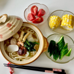 キンレイさんからいただきました✨✨【お水がいらない鍋焼きうどん😋】冷凍庫から出して鍋に入れ、煮込むだけで完成する手軽さ♪♡袋から出すと&hellip;なんと具、麺、つゆの3層構造！鍋&hellip;のInstagram画像