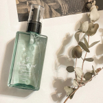 ハーバルリーフオーガニックヘアオイル夏季限定商品を使用させていただきました☺️💕夏季限定のヘアオイルでは爽やかなクリアサボンの香りでこちらも夏にぴったりなメロメロになる香りでした😍ボト&hellip;のInstagram画像