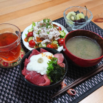 .#テレワーク に必須の #癒し である #お花 が欲しくてスーパーへ。ちょうど今飾ってたお花(3つ前のpicに少しだけ写ってるアジサイ)がもうそろそろ終わりだけど、仕事終わってからだもう&hellip;のInstagram画像