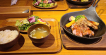 最近の#お昼ご飯ズボラ仲間(失礼😁)のお友達と#九重珈琲二人とも#肉好きなので#ローストビーフを✨#デザートは#シフォンケーキ貞兄と#黒船亭いつもの#白胡麻&hellip;のInstagram画像
