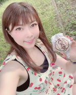 やっほーん❤️❤️いつもみんなありがとーぉ❤️🍰またまた食べものネタでごめんねーん💗このクリームパン🥪ほんっとにどれも美味しくてーぇぇぇ💗みんなにおすすめしたいなーって思ってぇぇぇー❤️&hellip;のInstagram画像