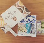 本日の昼食〜♪モニプラでもらったDr.味噌汁を使った火を使わずさっぱり食べやすい冷や汁❤️・Dr.味噌汁・お湯140cc・塩昆布・きゅうりとナスの漬物(食べ&hellip;のInstagram画像