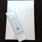 オールインワンの美白ジェルo,+:｡☆.*・+｡しっかりとした固めのジェルが塗り広げるととろーりじんわり肌に入り込み、しっとりとなります。チューブタイプなので衛生的にも良いし、ボト&hellip;のInstagram画像