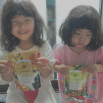 これめっちゃ便利！！常温保存できるし美味しい🤤イロハルもバクバクたべてた❤️私は南瓜が一番すきやったな〜🎃晩御飯つくるとき汁物って中々な一手間やもんね😂特にポタージュ系は。笑助かりまし&hellip;のInstagram画像