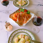 [おうちで楽しむアペロタイム🍷✨💕]特に予定もない休日は、ちょっと早めに夕暮れ前からおつまみとワイン🍷を楽しむ時間が大好きです💓この日のおつまみメニューは、&hellip;のInstagram画像
