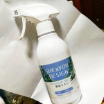 暑くなって雨のジメジメ嫌な物が発生しやすい季節そんなときにコレ💪ローズマリーのハーブの香りだから殺虫なのに芳香剤みたいな感じで嫌な気がしない布団やカーテンにかけたりして&hellip;のInstagram画像