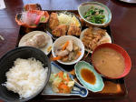 最近めっちゃ食べる量減ったけど、外食をしないせいかな&hellip;市内で外食しようとすると野菜も魚もお肉も大満足ってほど食べられるけど、量がすごいんだよね〜でもこんな豪華なのにコスパがいいんだよね〜最近野菜全&hellip;のInstagram画像