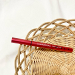 🧸🎀大好きな@lumiurglas リキッドアイライナー。Rouge Burgundy。可愛い色にきゅん。描きやすさも抜群。字も描けちゃいました☺️❤️&hellip;のInstagram画像