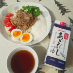 我が家は3倍濃縮タイプのめんつゆを必ず冷蔵庫に常備してます！天ぷら盛り合わせとざる蕎麦の夕飯がちょくちょくあるから、そんな時も大活躍👌マルトモ 本かつおつゆとあごだしつゆは甲乙つけがたい、&hellip;のInstagram画像