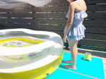 ⚘屋外用蚊よけKA･KO･Iのモニターをさせて頂きました❢晴れが続いたのでおうちプールの際に使ってみました☀︎電池と専用の薬液ボトルをセットしてスイッチONするだけ✌︎&hellip;のInstagram画像