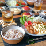 北海道玄米雑穀のモニターをさせていただきました。　白米に北海道玄米雑穀を加えて炊くだけで栄養満点の美味しい雑穀ごはんの出来上がり🍚✨白米2合〜3合分の個包装になっているのでめんどくさがりの私で&hellip;のInstagram画像