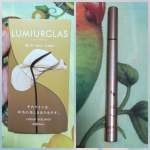 ルミアグラス スキルレスライナーをお試ししました✨今日からでPLAZA・MINiPLA先行販売だそう。『スキルレス』は、テクニック要らずキレイに描けるように、滑らかにインクが出るよ&hellip;のInstagram画像