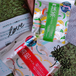 #pdc 様よりパックの当選です👏❤️抹茶と酒粕パック❥どちらも、開けた瞬間抹茶と酒粕のいい匂いがします😆💕さっそく、抹茶パックを使用してみました🙌写真では分かりにくいのですが少し茶色&hellip;のInstagram画像