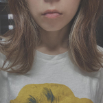 いつもシースルーバング作る時とか巻き終わった毛先をオイルトリートメント＋ヴァセリンでまとめてるんやけど今回「リ・ヘアプラス バーム」保湿クリームとしても使える万能バーム試してみた❤️テクスチャー硬&hellip;のInstagram画像