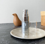 ・とろーんとしたかなり濃密な美容液。手に出すとほんのり温かく感じる。不思議。一滴の水も使用していない100%美容成分、RISOU リペアジェルコラーゲンとの強力なサポーターとなる２つ&hellip;のInstagram画像