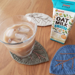 オーツミルク200ml&nbsp;オーツ麦からできた植物性ミルク&nbsp;砂糖や甘味料を使用していませんがオーツ麦を糖化させたことによる麦由来のやさしい甘さが特徴です。北欧産のオーツ麦を飲料用に国内&hellip;のInstagram画像