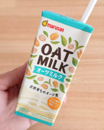 マルサンのオーツミルク癖がなくとても飲みやすいオーツ麦からできた植物性ミルク甘さもちょうど良く一本200mlも良いサイズコップに移し、氷&コーヒーを少し入れて味変もgood！優しい甘&hellip;のInstagram画像