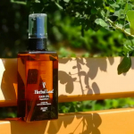 ・Herbal Leaf HAIR OIL厳選された国際基準のオーガニック成分を配合した洗い流さないヘアトリートメント。紫外線やドライヤー、ダメージなどから髪を守り、艶髪へ。あ&hellip;のInstagram画像