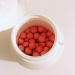 カルシウムグミV+（イチゴ味）💟偏食気味の娘ですが、毎日進んで食べてくれます♪カルシウムたっぷりで親も安心💕#身長 #カルシウム #カルシウムグミ #身体測定 #成長応援 #ビタミンD&hellip;のInstagram画像